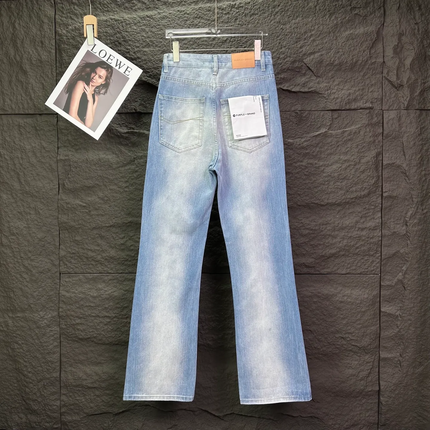PURPLE BRAND 2026 New Arrival Light Blue Bamboo Couple Style Loose Bootcut Jeans High Version High Version Top Ceiling Quality Styles with different wash textures, very friendly to people with thin legs and thick legs. The loose bootcut style is very flattering to the leg shape. Moderate length that never goes out of style, easy to match with casual, basic styling for various styles, a must-have in the wardrobe! The fabric is stiff but also makes the upper body soft without losing texture. The washing process is even more perfect. It is a must-have item for everyone! ! ! Washed wheat, hang tag, pants label, three labels complete Color: Light Blue Size: 28, 30, 32, 34, 36 (five sizes)